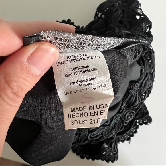 Black Lace Rose Detail Crop Top - Picture 5 of 6